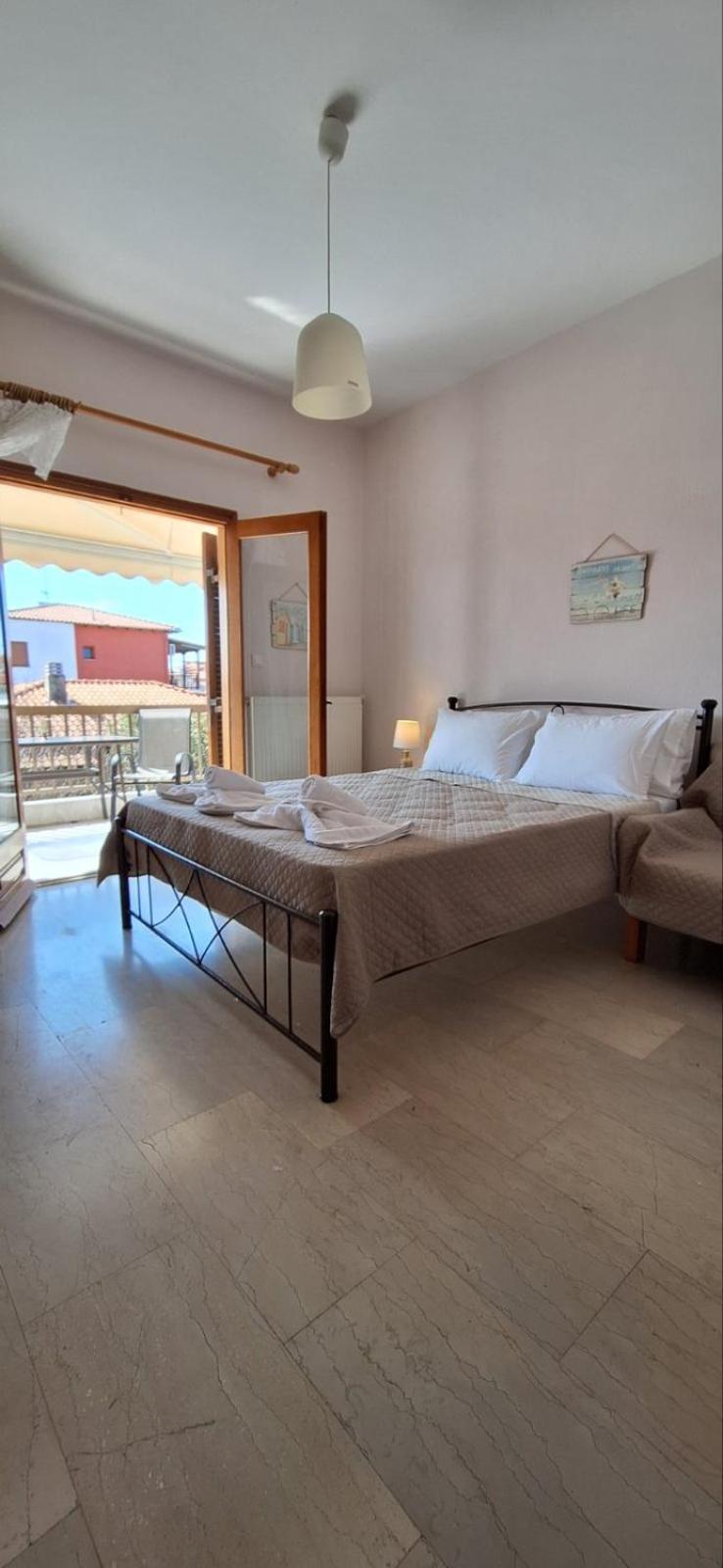 P.A.G Apartments Nea Roda Habitación foto